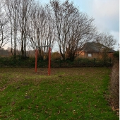Bild vom Spielplatz anzeigen.