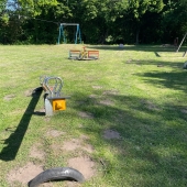 Bild vom Spielplatz anzeigen.